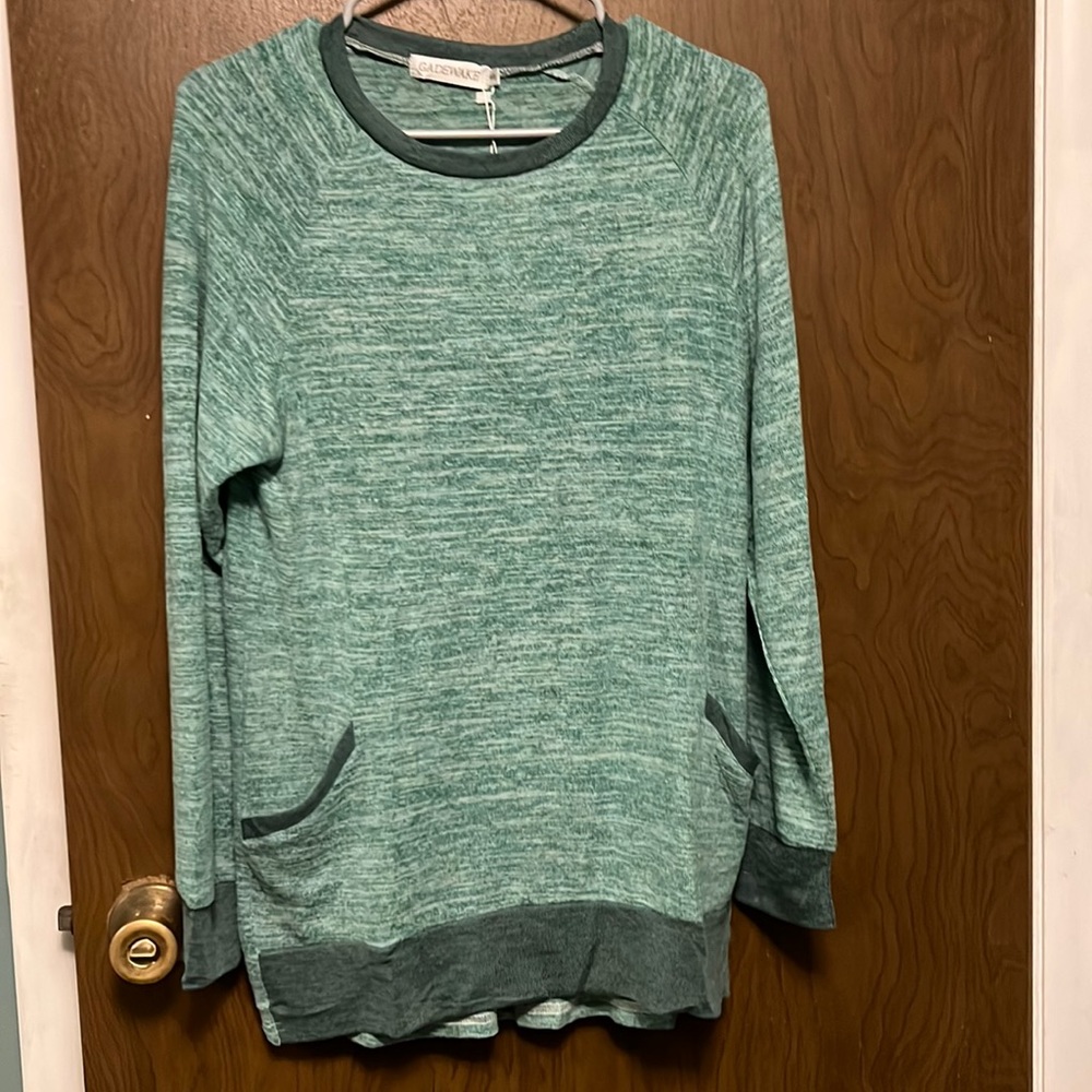 NWT Gadewake green long sleeved top size S